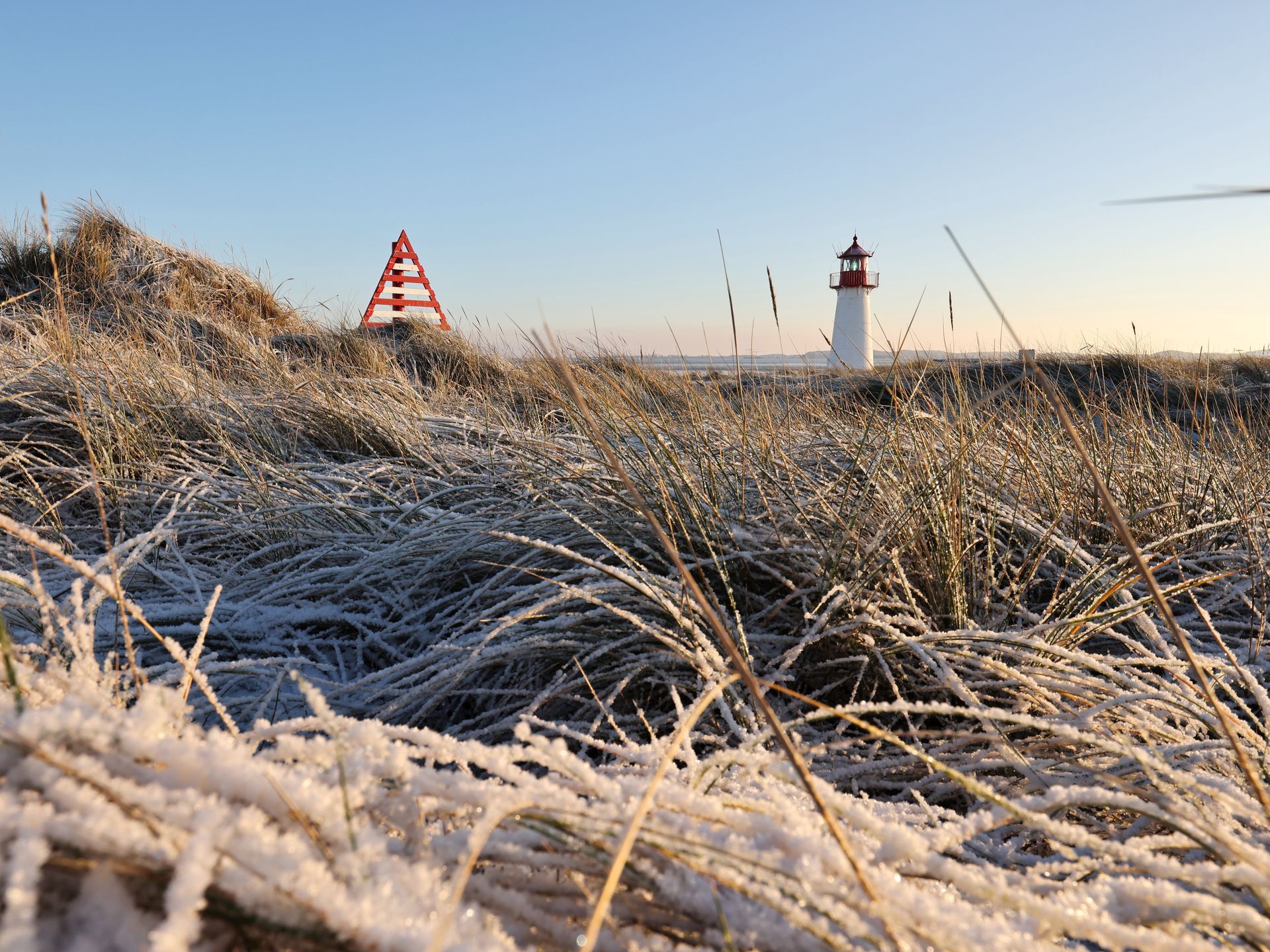 Winterlandschaft Sylt mit Leuchtturm, Deutschland